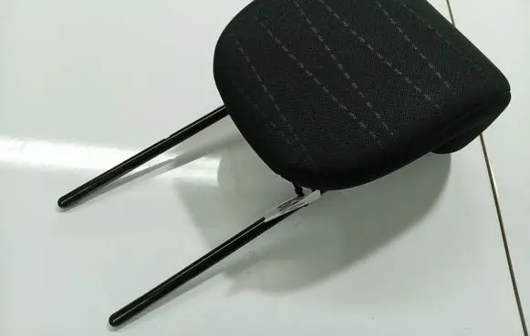 Toyota Yaris Front seat headrest 