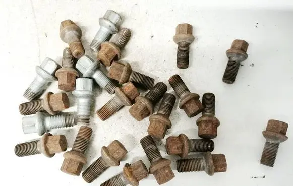 Mercedes-Benz ML W164 Nuts/bolts 