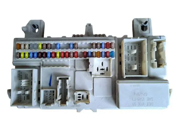 Volvo V50 Fuse module 31254903 240907 00104232