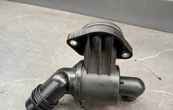 Audi A6 C7 Thermostat housing 03L121111AD