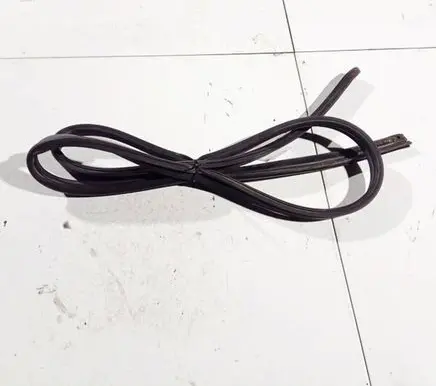 Opel Corsa D Rubber seal front coupe door 