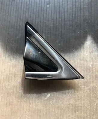 Hyundai Santa Fe Front door glass trim molding 861902W000