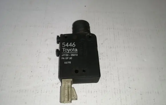 Toyota Avensis T220 Tailgate boot lock/latch motor 6915005010