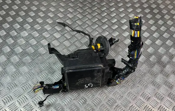 Jaguar F-Pace Fuse box set M8A214A076CB