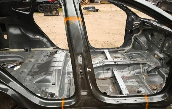 Hyundai Tucson IV NX4 Pillar (middle) 