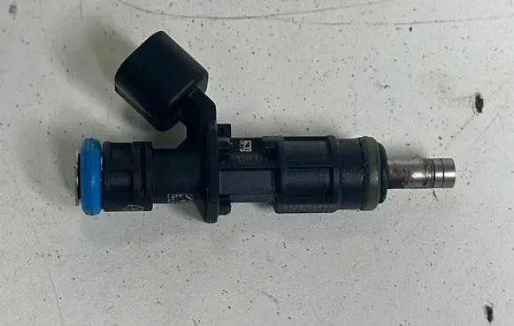 Dodge Durango III Fuel injector 05281568AA