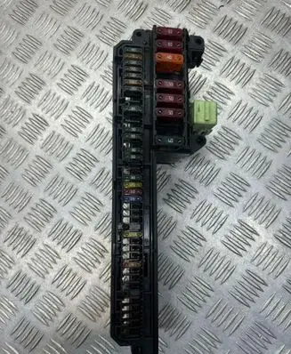 BMW 5 E60 E61 Fuse module 6932452 106887