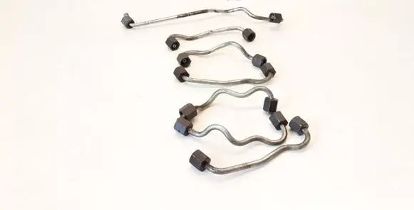 BMW 5 E60 E61 Fuel injector supply line/pipe 