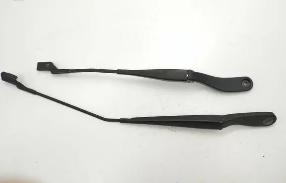 Volvo V50 Front wiper blade arm