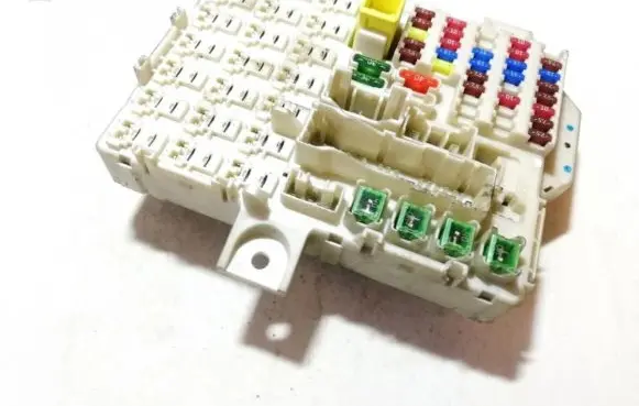 Mitsubishi Colt Fuse box set 0382 8565a174