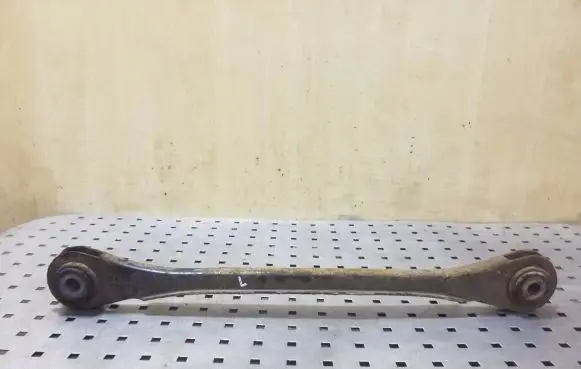 Volkswagen Touareg II Rear control arm