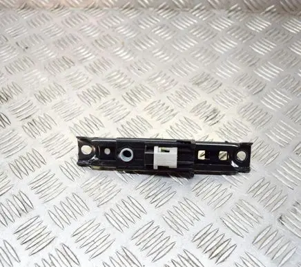 Opel Mokka Seat belt height adjuster 13585757