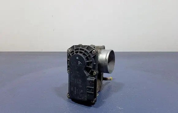 Mitsubishi Lancer VIII Throttle body valve MN195709