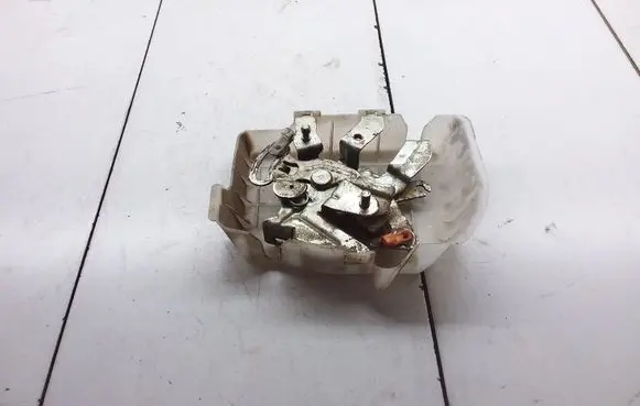 Toyota Hilux (AN10, AN20, AN30) Tailgate/trunk/boot lock/catch/latch