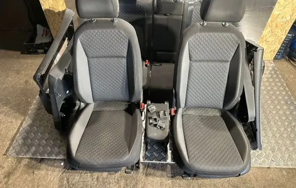 Volkswagen Tiguan Seat set 