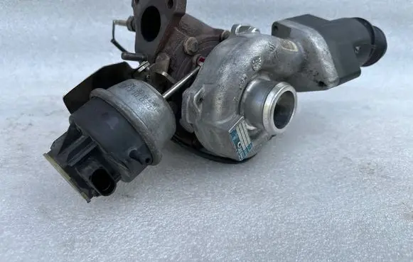 Audi A4 S4 B8 8K Turbo 03L145702D 03L906088AQ BV43B0140