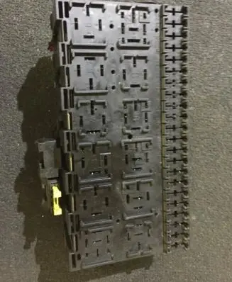 Volkswagen PASSAT B3 Fuse box set 357937039