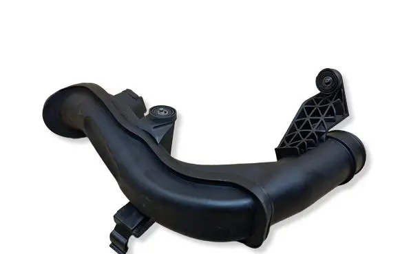 Volkswagen PASSAT B6 Intercooler hose/pipe 5N0145770A