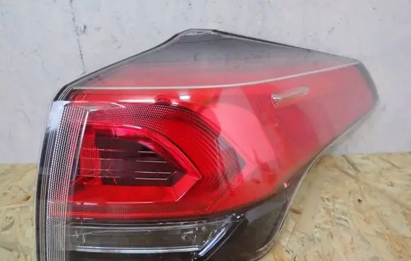 Toyota RAV 4 (XA40) Rear/tail lights 8155042201