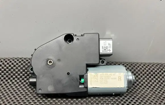 Hyundai Tucson IV NX4 Sunroof motor/actuator 81679N7000