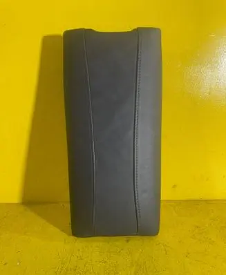 Audi A4 S4 B6 8E 8H Rear seat armrest 