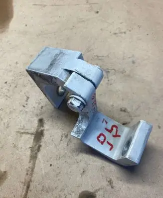 Volkswagen Transporter - Caravelle T5 Front door upper hinge 7H0831402B