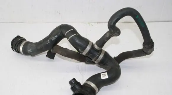 BMW 4 F32 F33 Engine coolant pipe/hose 8662840