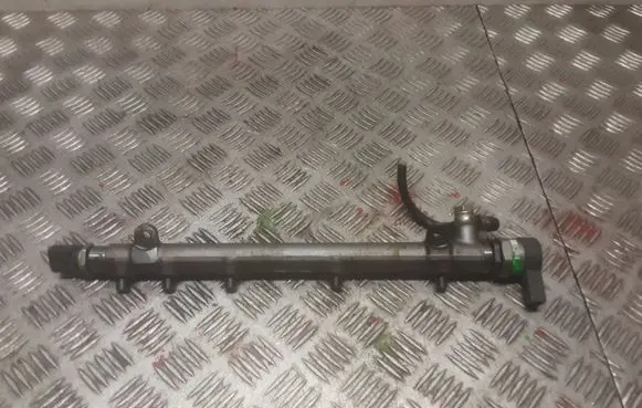 Mercedes-Benz C W203 Fuel main line pipe 0445214149