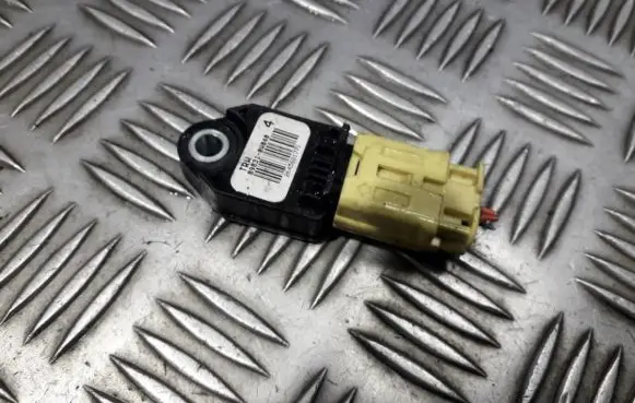 Lexus IS 220D-250-350 Airbag deployment crash/impact sensor 898310w040 89831-0w040