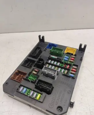 Citroen C4 II Fuse module 9665547480 610660686 BSIQ0300