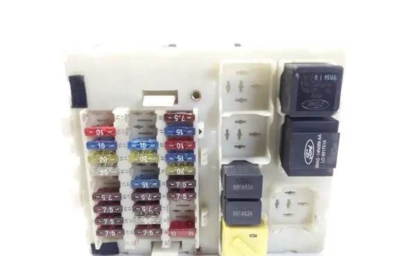 Ford Focus Fuse module 518234802 98AG14A073AG