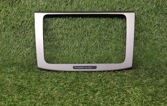 Volkswagen PASSAT B6 Radio/GPS head unit trim 3C0858069M