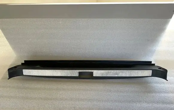 Trunk/boot sill cover protection