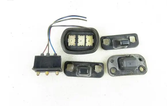 Opel Combo C Front door sensor 90582490