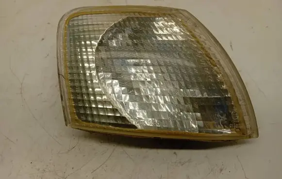 Volkswagen PASSAT B5 Front indicator light 185103B