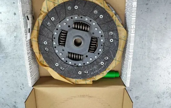 Renault Trafic II (X83) Clutch set kit 7701475311