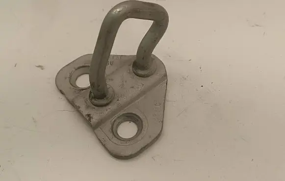 Chrysler Pacifica Sliding door lock loop/hook striker 46915F