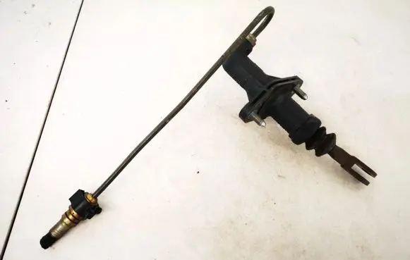 Opel Omega B1 Clutch master cylinder 90465488