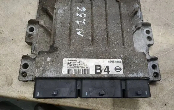 Nissan Qashqai Engine control unit/module 237104ED0C EMS3155 S180206103A