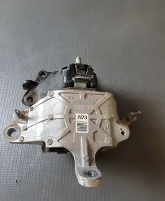 Engine mount bracket