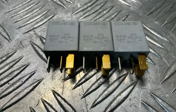 Toyota Avensis T270 Other relay 9008087019