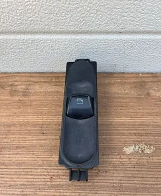 Mercedes-Benz Vito Viano W639 Electric window control switch A6395450613