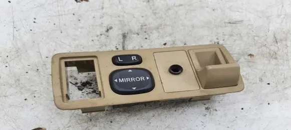 Toyota Corolla E120 E130 Wing mirror switch 183574