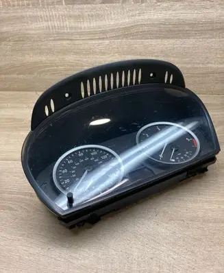 BMW 5 E60 E61 Speedometer (instrument cluster) 6944127 MPH 110080213