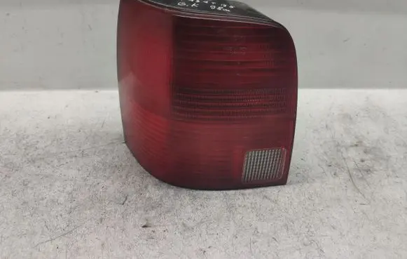 Volkswagen PASSAT B5 Rear/tail lights