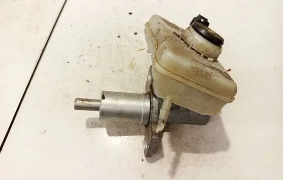 Master brake cylinder