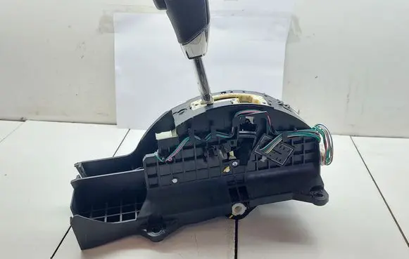 Nissan Navara D23 Gear shifter/selector T0619T0