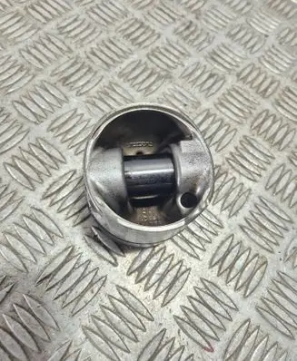 Volvo S60 Piston 82L175