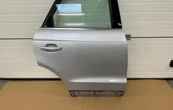 Audi Q3 8U Rear door 
