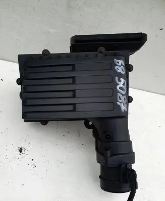 Volkswagen PASSAT B8 Air filter box 5Q0129607AA 5Q0129601AC